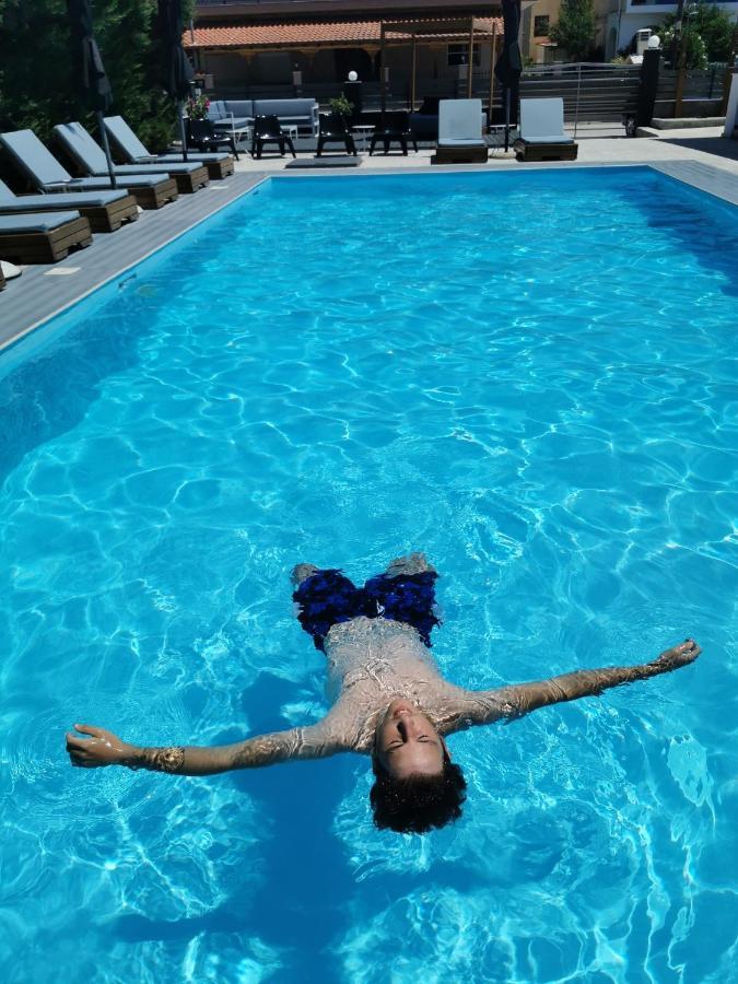 Philoxenia Suites Nea Vrasna Bagian luar foto