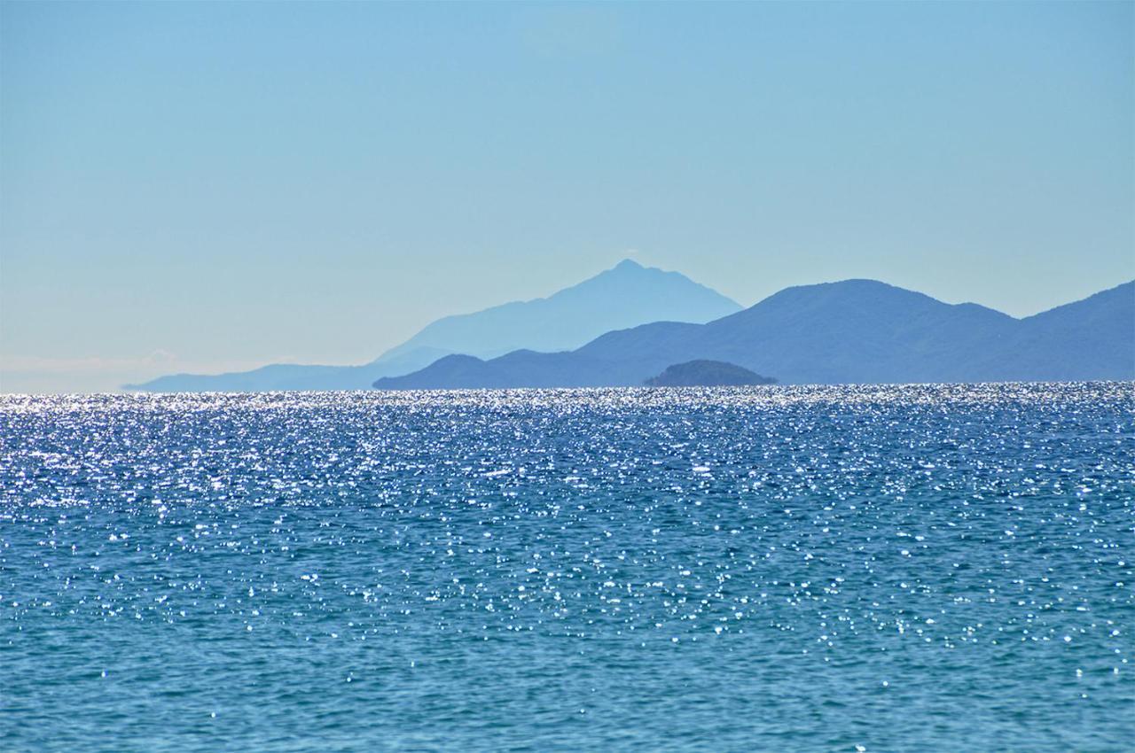 Philoxenia Suites Nea Vrasna Bagian luar foto
